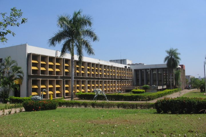 Fachada da Reitoria da Universidade Federal de Mato Grosso (UFMT), campus Cuiabá (MT)