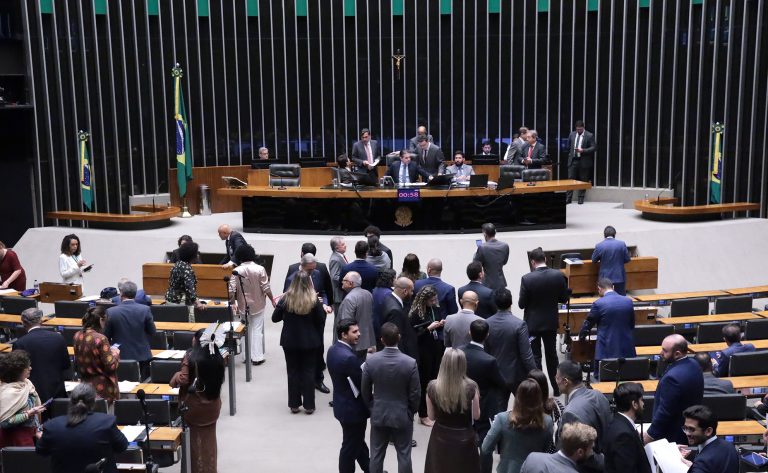 Plenário da Câmara dos Deputados durante a sessão de 19 de maio de 2026, quando foi aprovado o PL 3066/2025