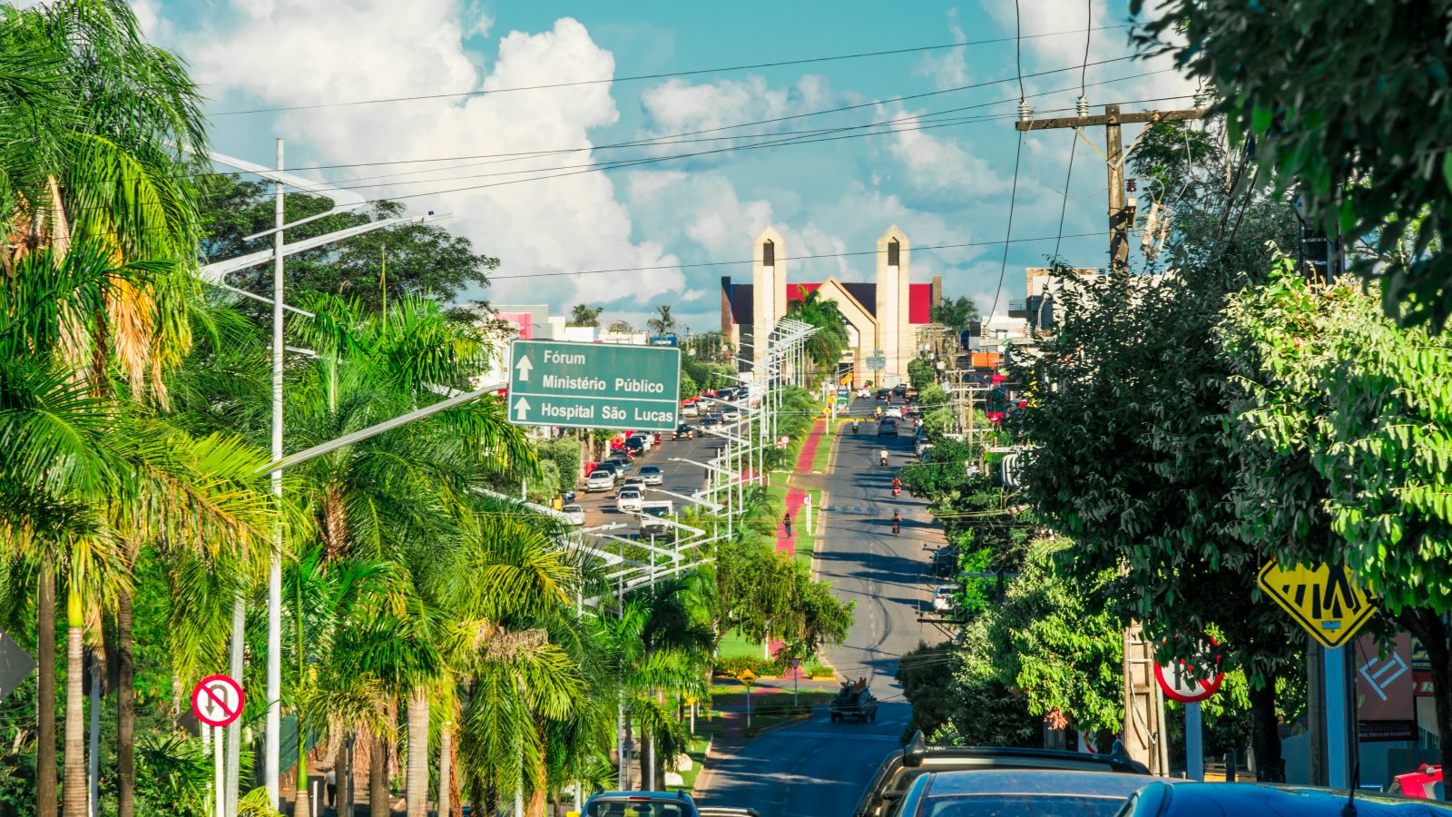 Avenida Mato Grosso, no bairro Cidade Nova, em Lucas do Rio Verde (MT).