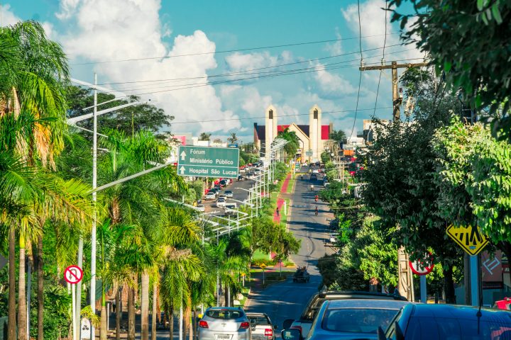 Avenida Mato Grosso, no bairro Cidade Nova, em Lucas do Rio Verde (MT).