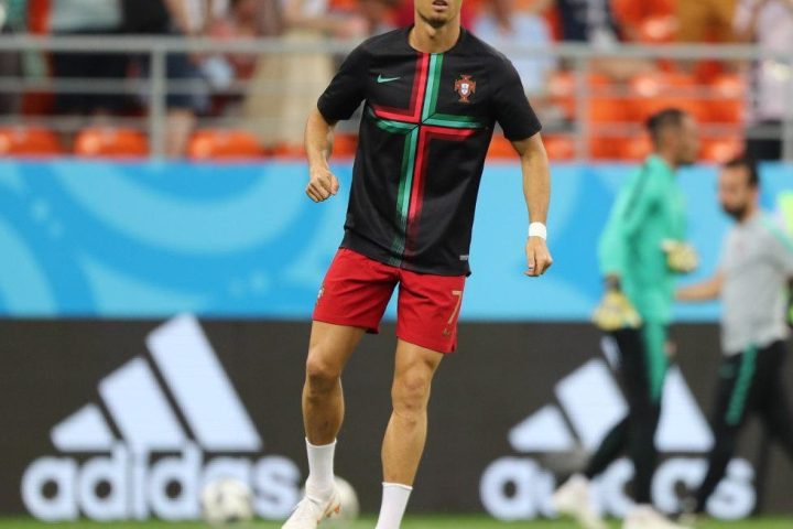 Cristiano Ronaldo com a camisa de Portugal