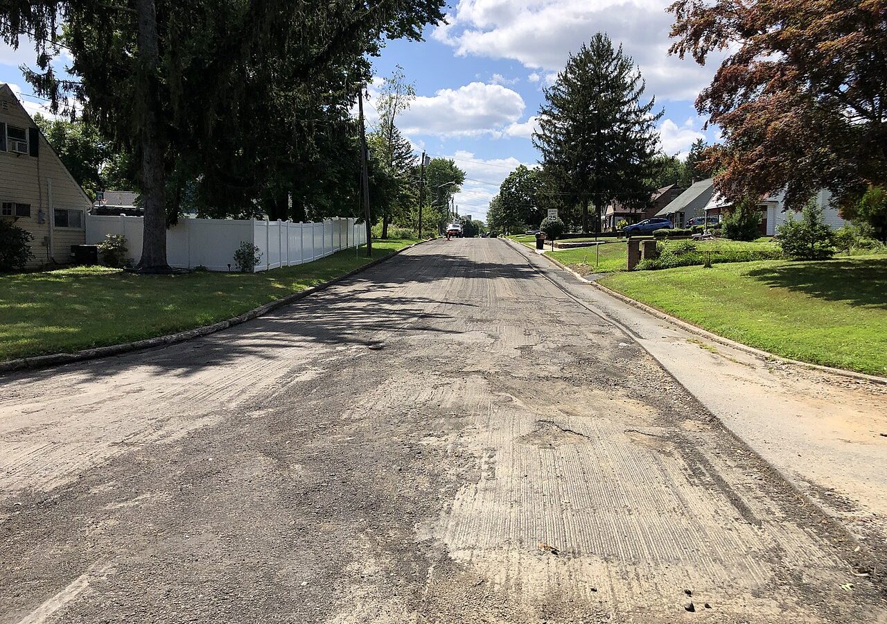 Obra de pavimentação em via urbana