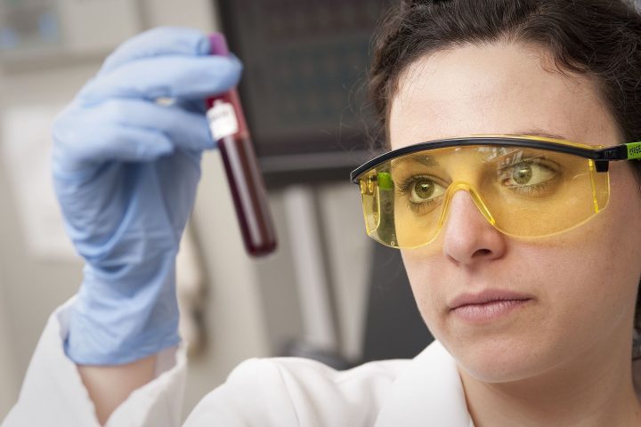 Amostra de sangue em laboratório