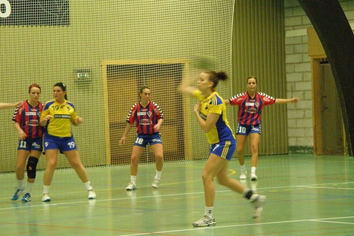 Partida de handebol
