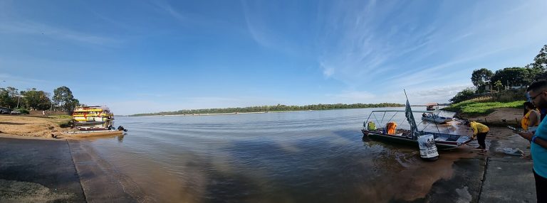 Rio Araguaia em Aruanã, fronteira entre Goiás e Mato Grosso.