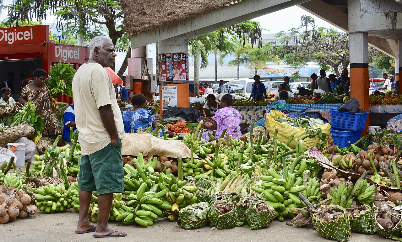 Feira da Agricultura Familiar amplia produção e mantém vendas aquecidas na Praça Alencastro