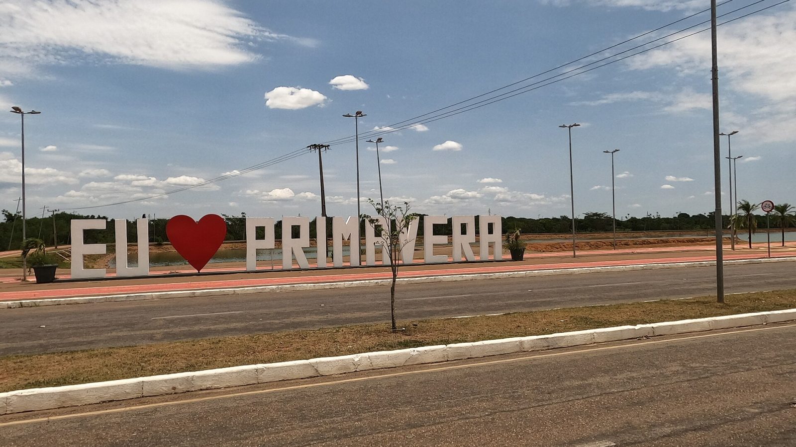 Via urbana de Primavera do Leste, em Mato Grosso