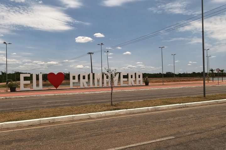Via urbana de Primavera do Leste, em Mato Grosso
