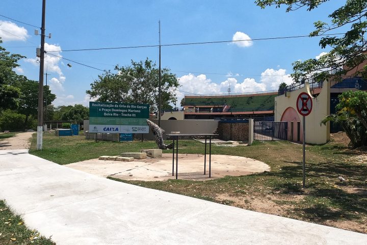 Orla do Rio Garças e Praça Domingos Mariano, em Barra do Garças, Mato Grosso