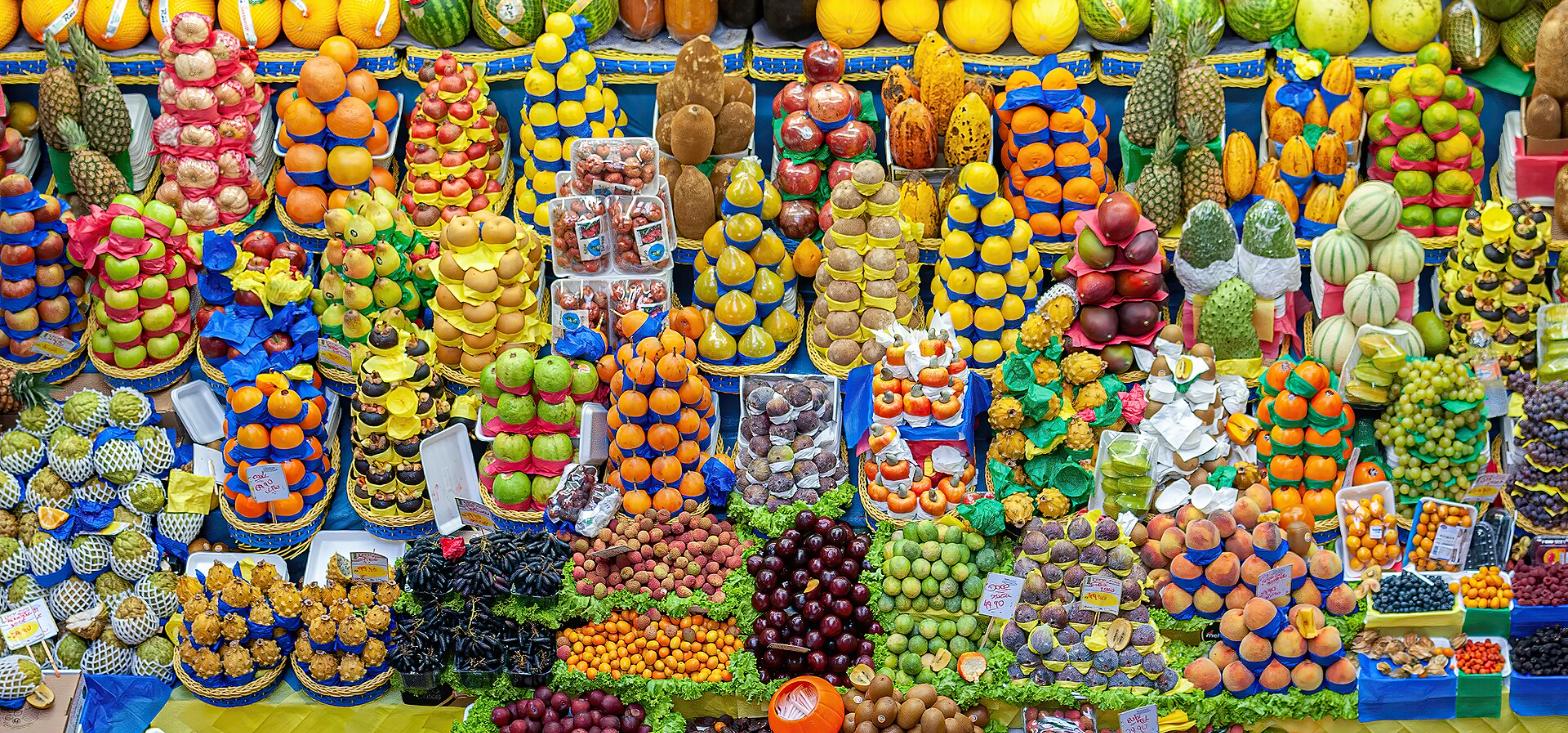 Banca de frutas em mercado municipal