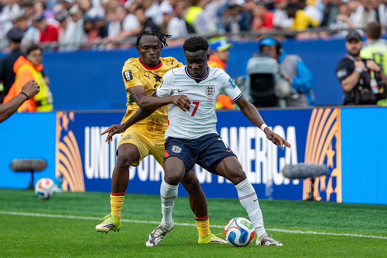 Bukayo Saka em ação pela seleção da Inglaterra na Copa do Mundo 2026