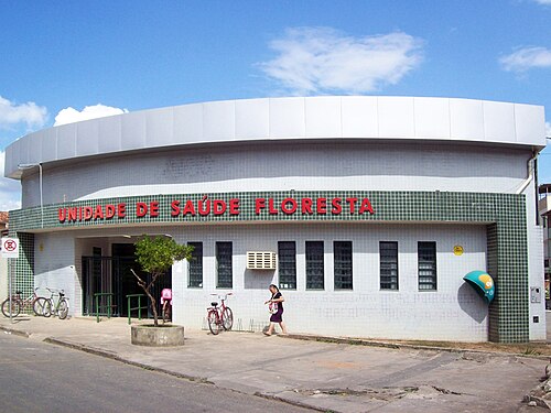 Fachada de posto de saúde