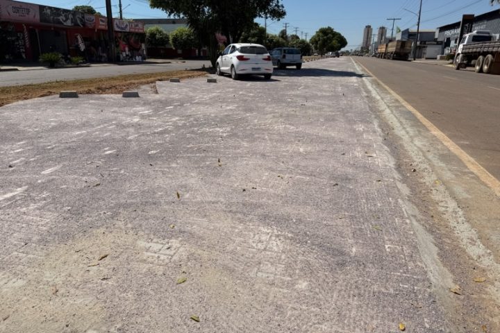Estacionamento da rua Joaquim Socreppa é entregue em Sinop com 34 das 77 vagas previstas
