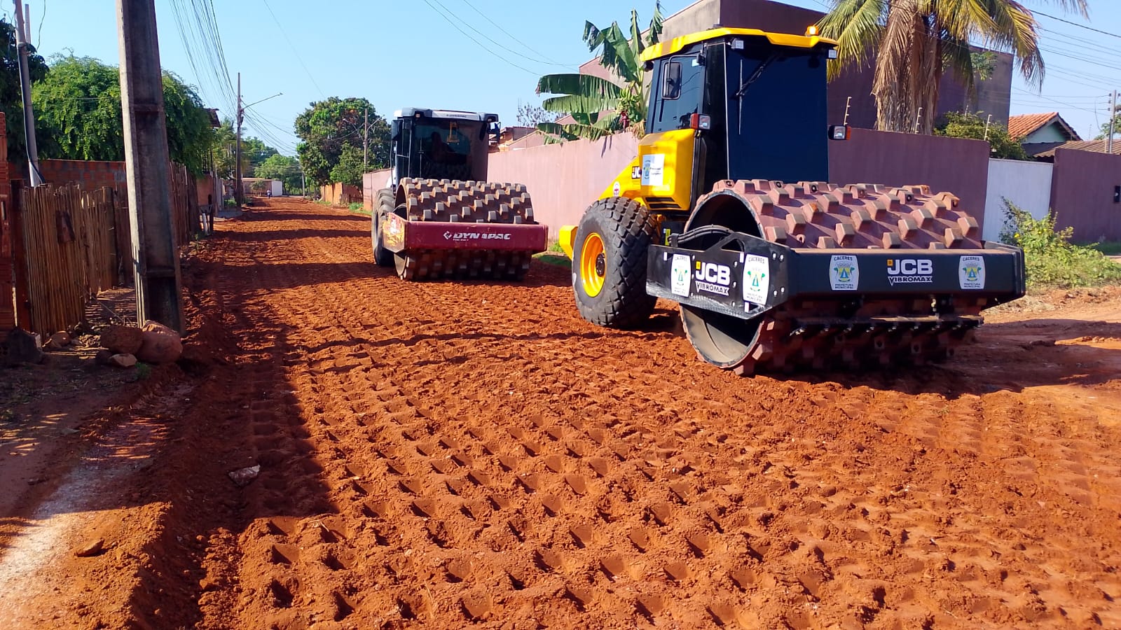Cáceres inicia rebaixamento de ruas contra alagamentos no bairro Espírito Santo