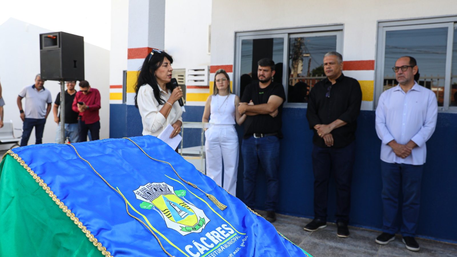 Cáceres reinaugura Laboratório Municipal, que passa a funcionar 24 horas