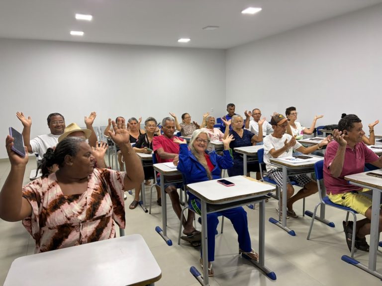 Programa leva PIX e envio de localização a alunos de 45 anos ou mais em Barra do Garças
