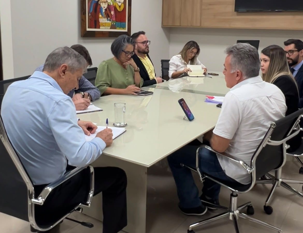 Cuiabá cria comissão de 30 servidores para analisar propostas de diretores de escola