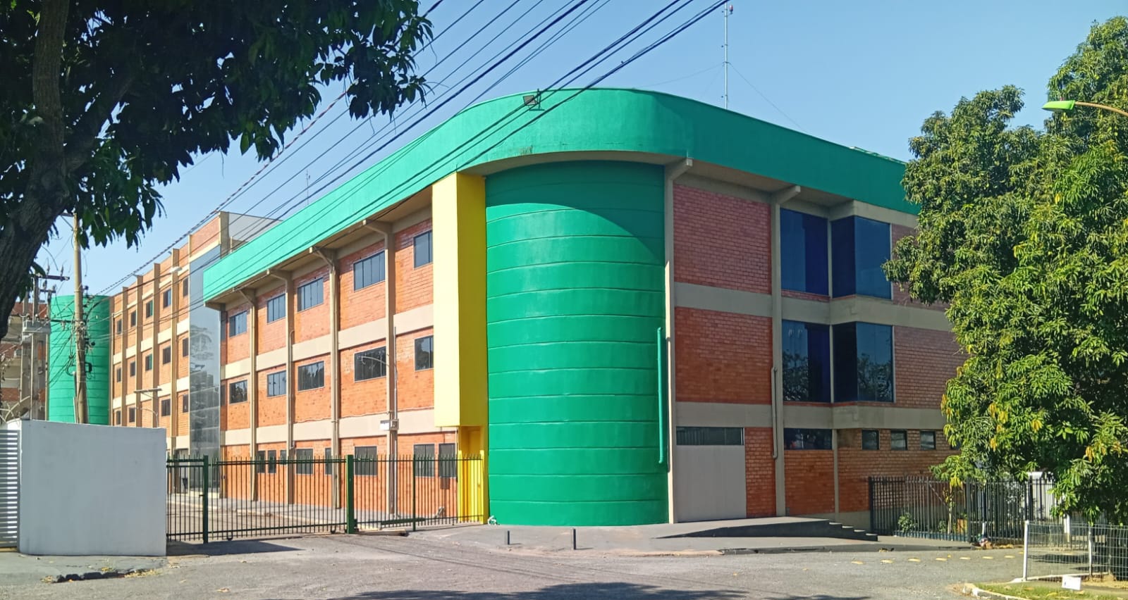 Prefeitura de Cuiabá quer reunir cinco áreas em prédio alugado por R$ 320 mil ao mês