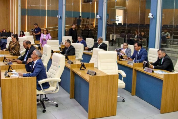 Câmara de Rondonópolis aprova licença de dois vereadores e convoca suplentes