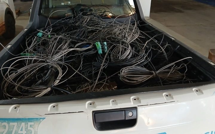 Operação Cidade Limpa chega a 2,6 toneladas de fios retirados de postes em Sinop