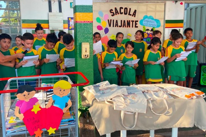Projeto “Sacola Viajante” leva livros da escola para dentro de casa em Várzea Grande