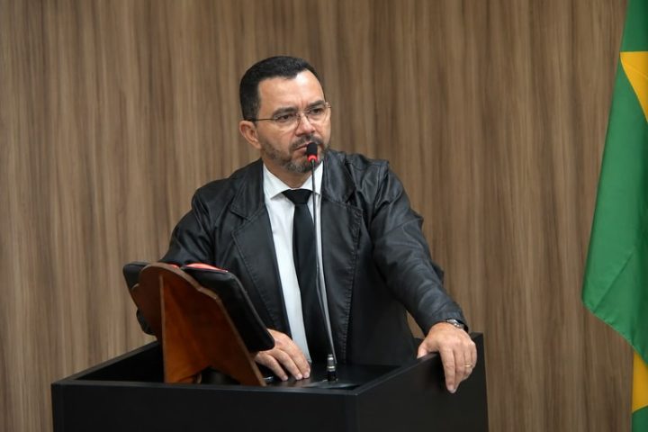 Vereadores cobram o DAE por até cinco dias sem água em bairros de Várzea Grande
