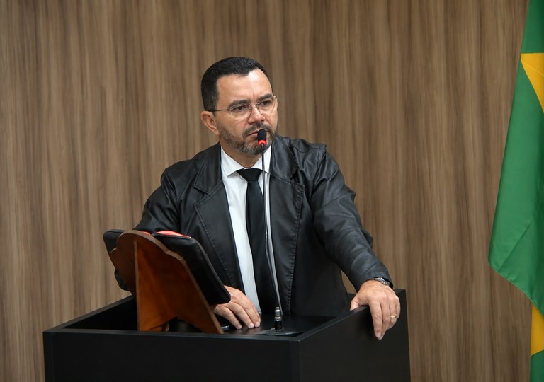 Vereadores cobram o DAE por até cinco dias sem água em bairros de Várzea Grande