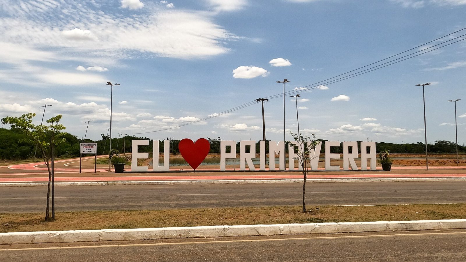 Primavera do Leste começa a construir primeira faixa elevada da gestão em frente a escola
