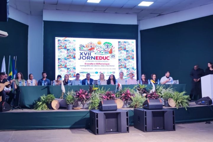Cáceres assina dez contratos temporários da Educação com vigência que começou há até 39 dias