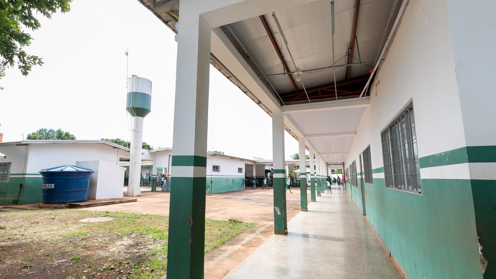 Sete escolas municipais de Cuiabá recebem R$ 27 milhões, e Prefeitura admite atraso em obra no Altos da Serra