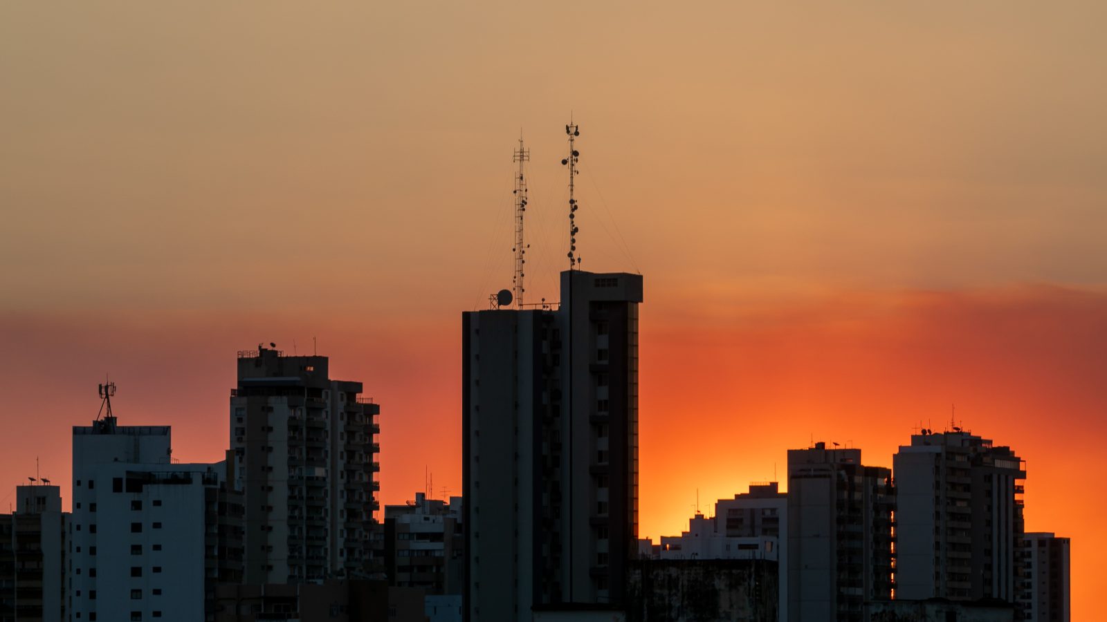 Calor extremo muda o horário dos agentes comunitários de saúde em Cuiabá
