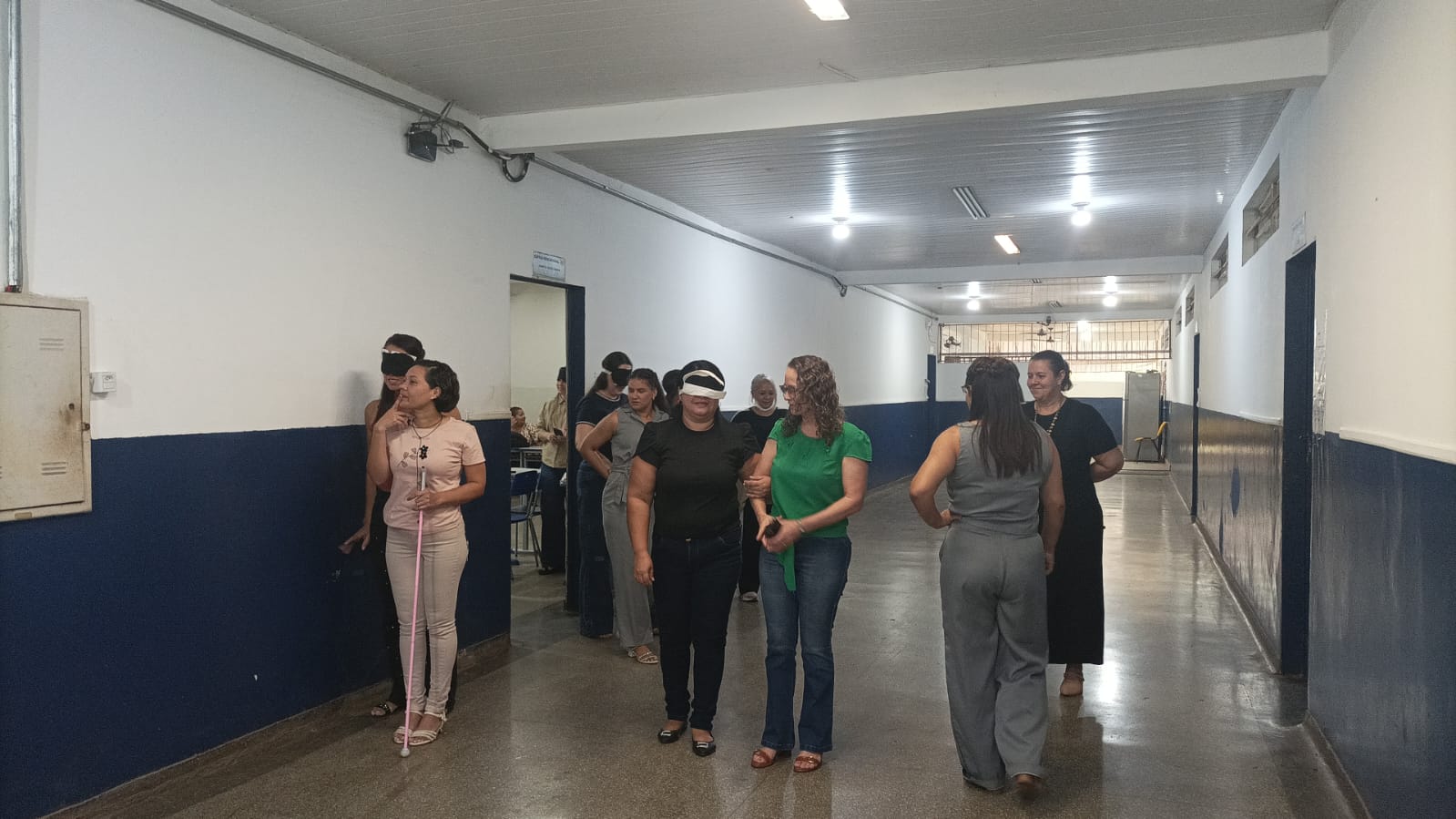 Cuiabá tem 55 estudantes cegos ou com baixa visão em 48 escolas, e professores fazem formação no Instituto dos Cegos