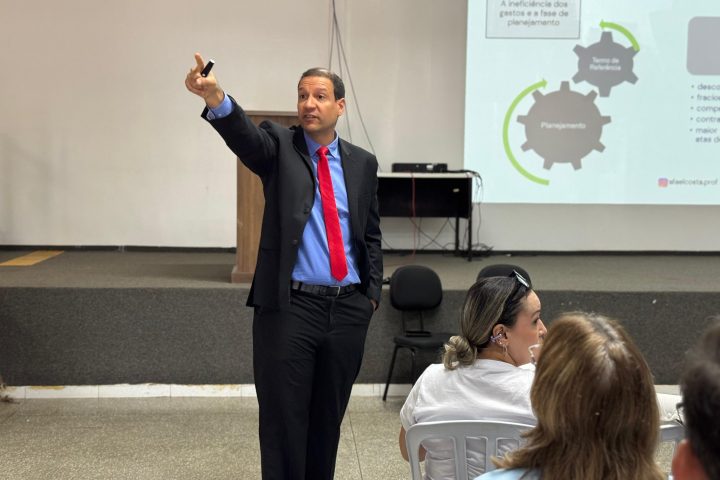 Cuiabá reúne mais de 150 servidores em workshop sobre contratos e admite retrabalho em licitações