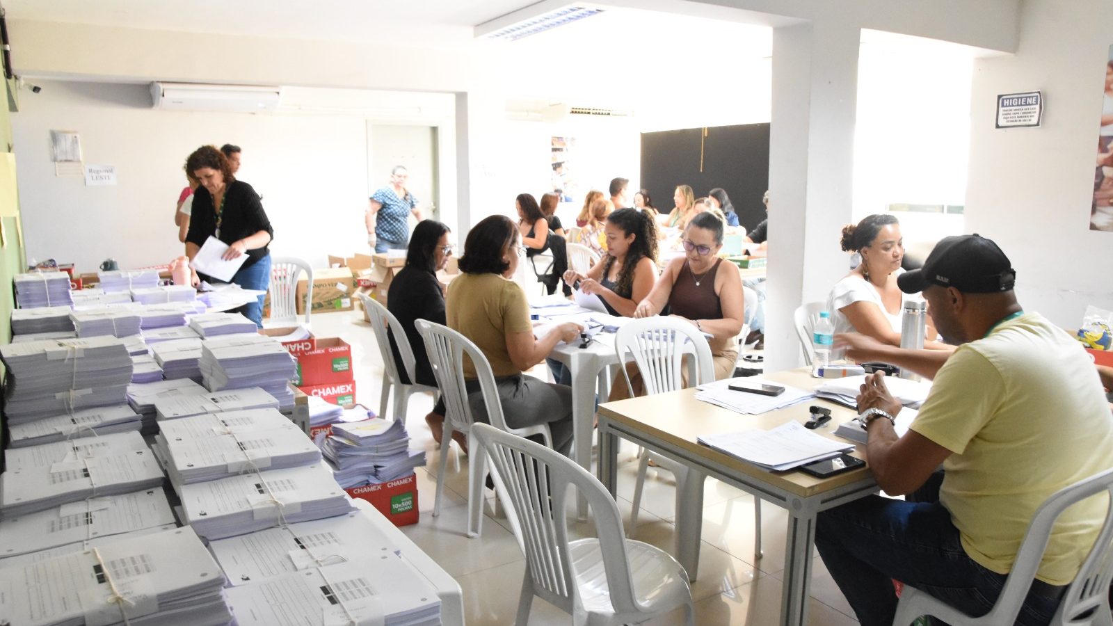 Educação de Cuiabá imprime as próprias provas e diz ter economizado R$ 1 milhão, sem apresentar a conta