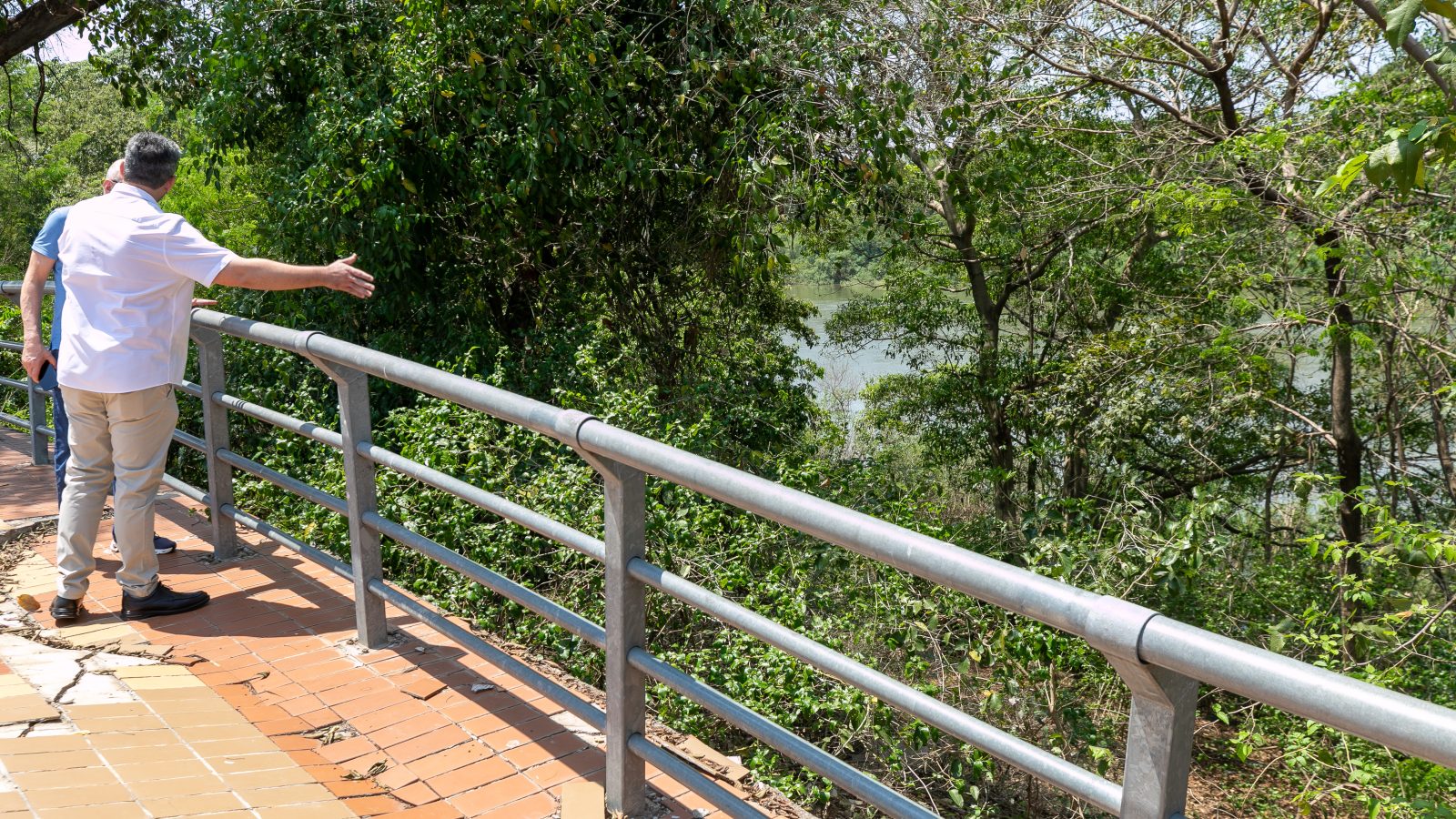 Governador vistoria a Orla do Porto e anuncia Aliança pelo Rio Cuiabá, mas obra segue sem valor e prevista para 2027