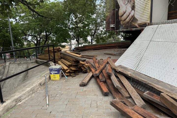 Prefeitura de Cuiabá recupera deck interditado do Museu da Caixa d’Água Velha com madeira cedida pela Sema
