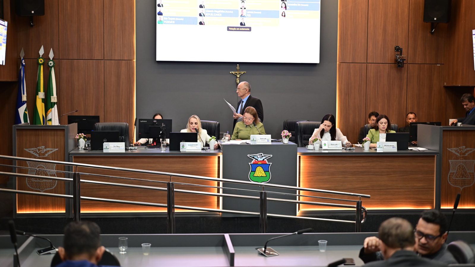 Câmara de Cuiabá aprova multas de até R$ 100 mil por árvore e gradua punições por poda e corte irregular