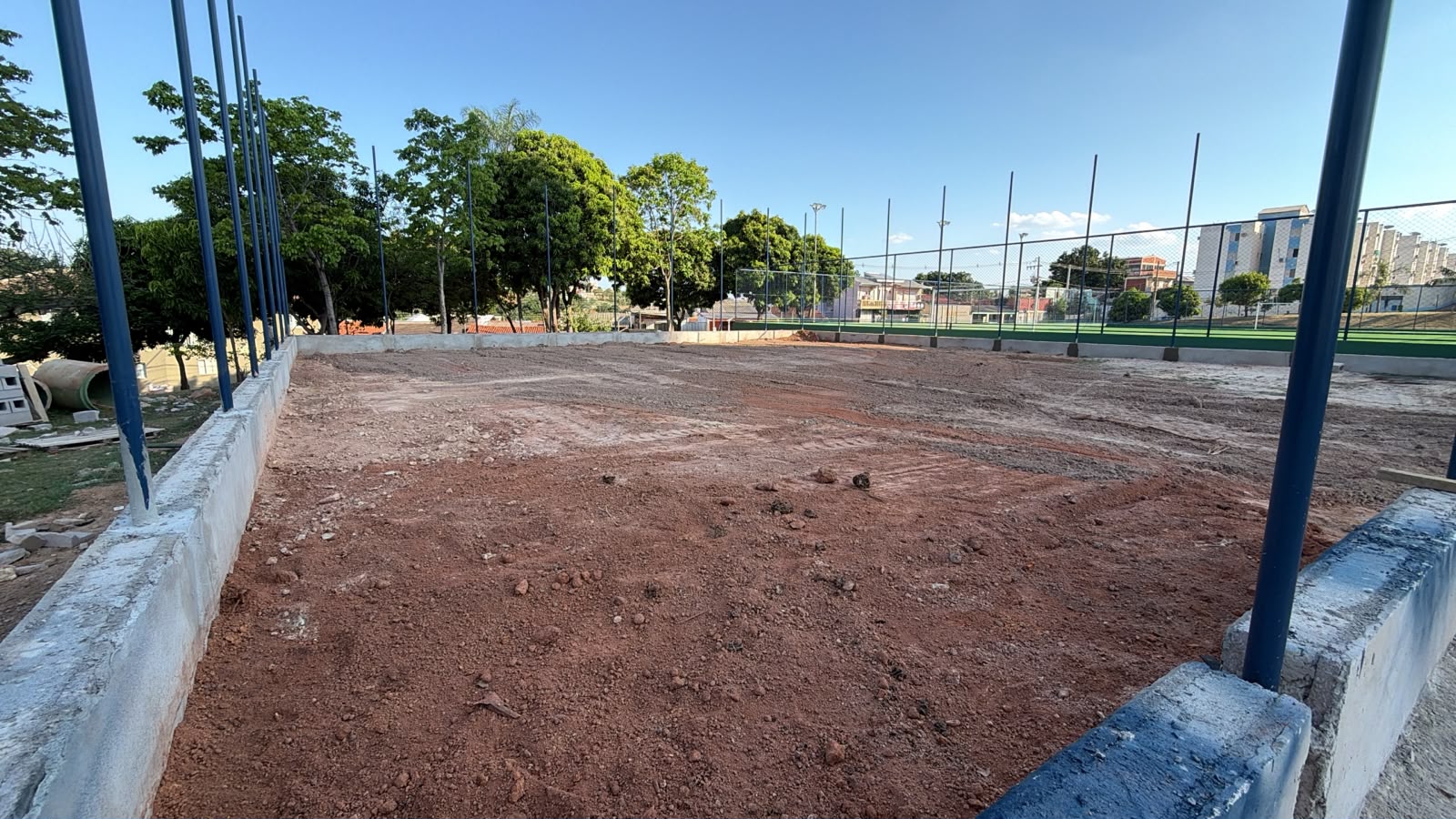 Falta de areia adequada no mercado adia para 9 de outubro a entrega da quadra do Parque da Família