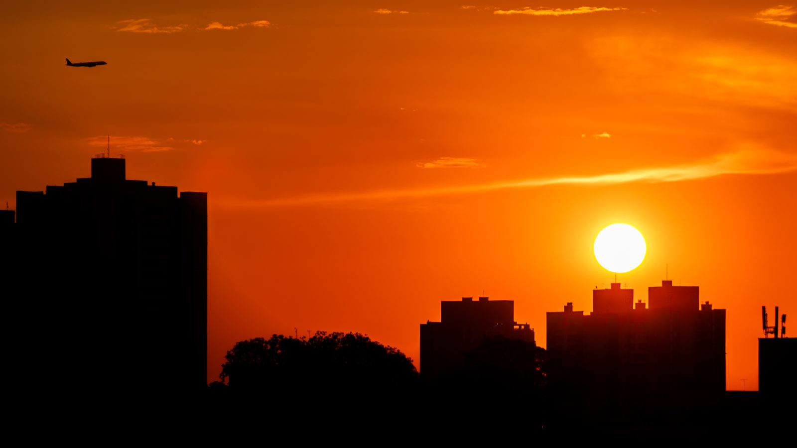 Defesa Civil põe Cuiabá em alerta vermelho de calor, com previsão de mais de 40ºC até quarta