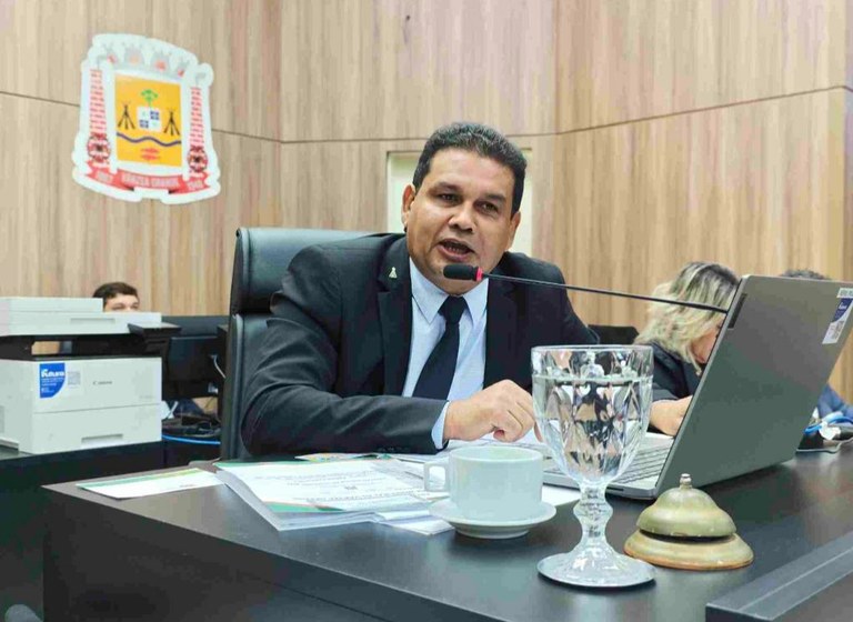 Presidente da Câmara de Várzea Grande acusa Prefeitura de blindagem por decreto e dá 48 horas para respostas