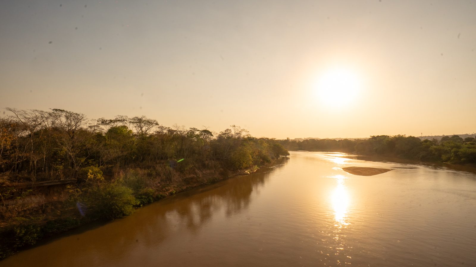 Rio Vermelho marca 0,90 metro, dez centímetros abaixo do ano passado, e Defesa Civil de Rondonópolis fala em alerta