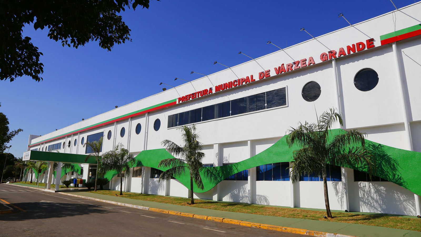 Decreto autoriza Várzea Grande a usar dados de cartão e Pix na fiscalização de ISS, IPTU e ITBI