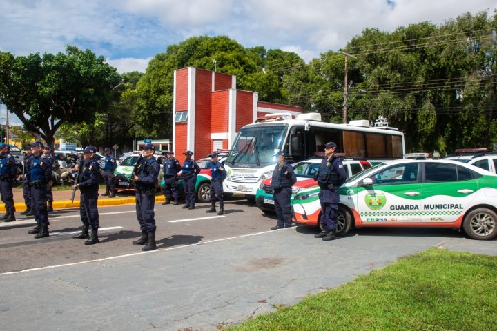 Várzea Grande contrata instrutor de armamento e tiro por R$ 287,2 mil sem licitação para a Guarda Municipal