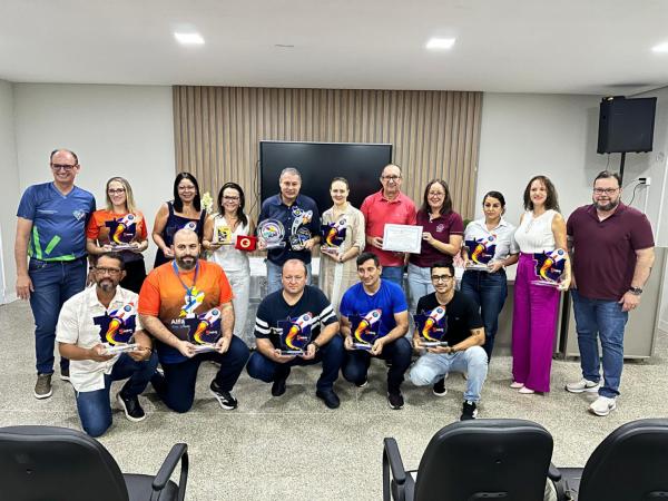 Sorriso cria política municipal de alfabetização e passa a repassar 30% do Prêmio Alfabetiza MT a profissionais