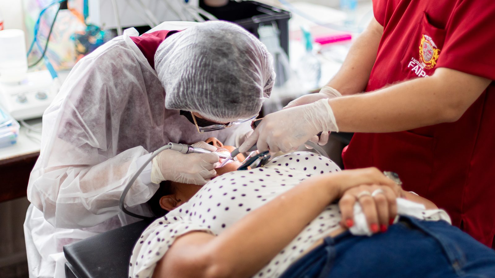 Projeto-piloto leva atendimento odontológico a idosos no CCI Padre Firmo, em Cuiabá; nova ação será no dia 28.