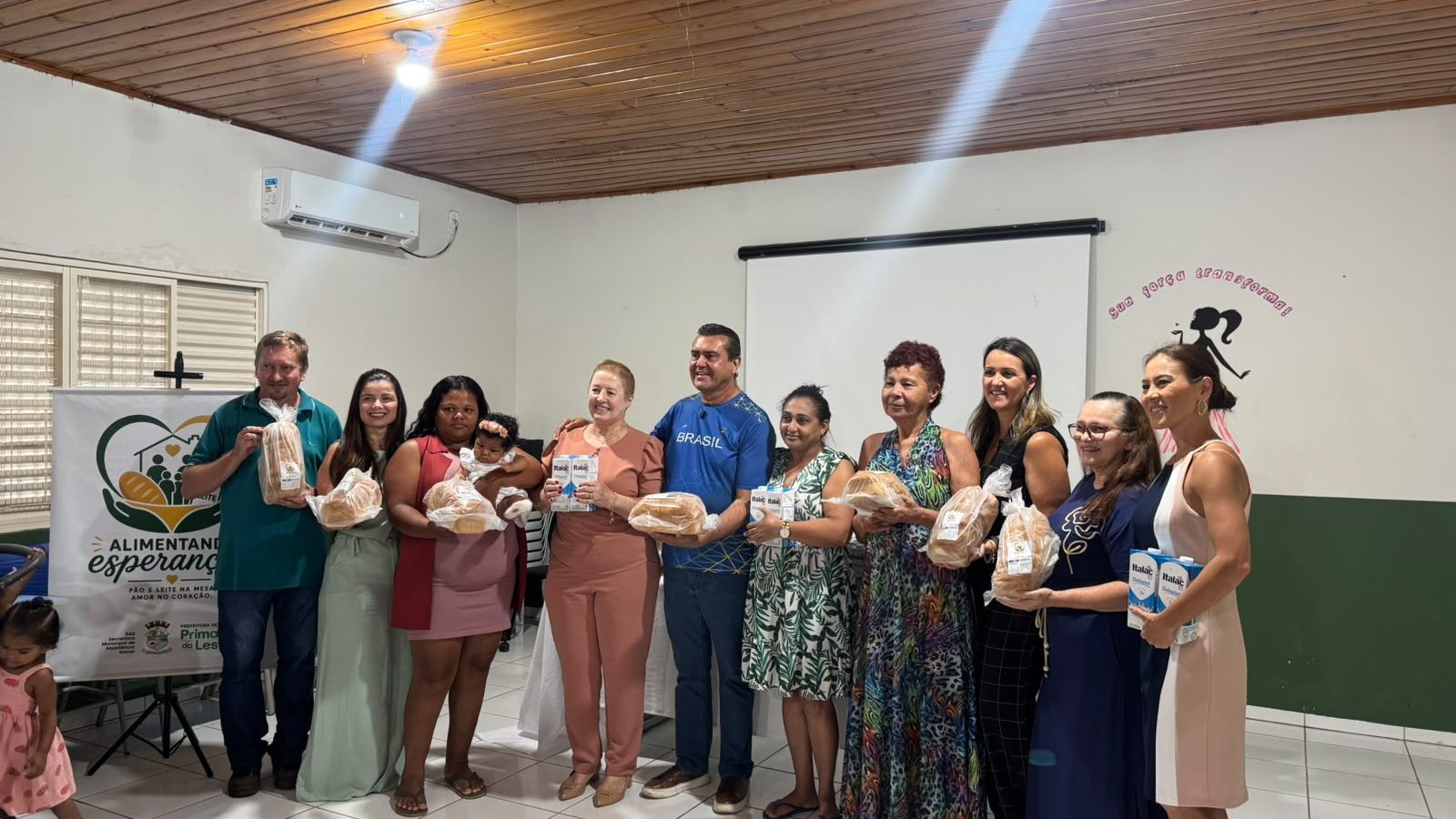 Primavera do Leste inicia entrega semanal de pão e leite com previsão de atender 120 famílias.