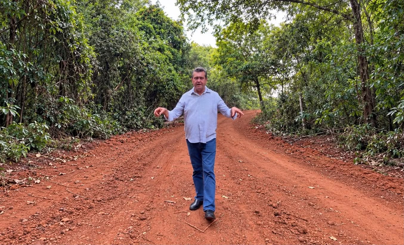 Estrada elevada melhora passagem de 30 assentados no Rio Café, em Primavera do Leste.