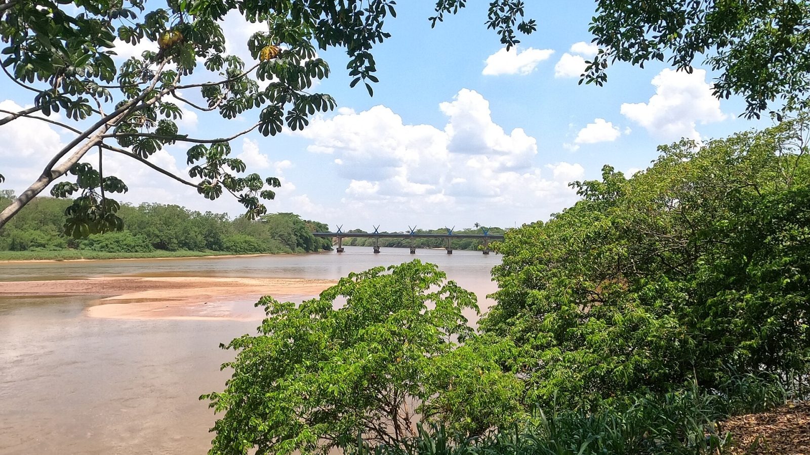 Orla do Rio Garças, em Barra do Garças