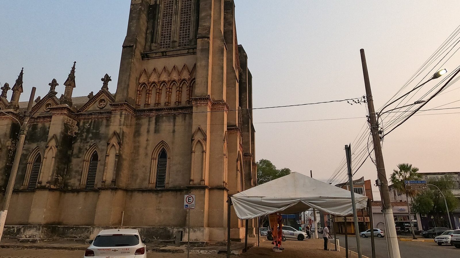 Catedral São Luiz, no centro de Cáceres