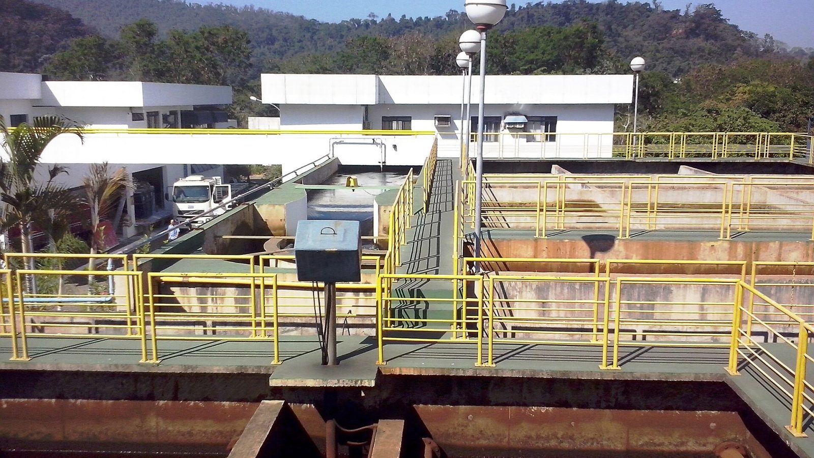 Tanques de tratamento da Estação de Tratamento de Água Amaro Lanari, em Coronel Fabriciano (MG)